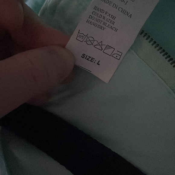 Size large, light teal shorts with navy blue belt. From papaya. Never worn - Picture 3 of 3
